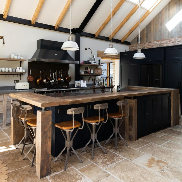 9 Farmhouse Kitchen Island Ideas to Spark Your Next Renovation 9 Farmhouse Kitchen Island Ideas to Spark Your Next Renovation